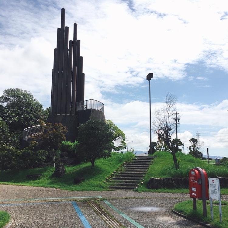 安祥城址公園 モニュメントと郵便ポスト