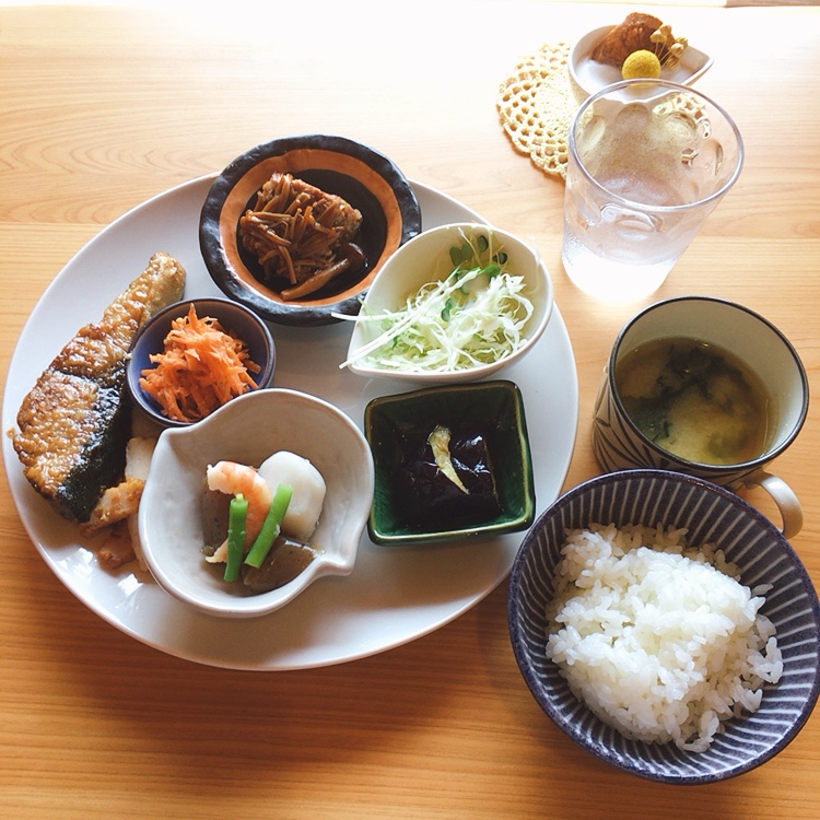 安城市 日替りランチ(ぶりの照り焼き)